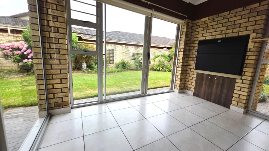 3 Bedroom Property for Sale in Dormehls Drift Western Cape